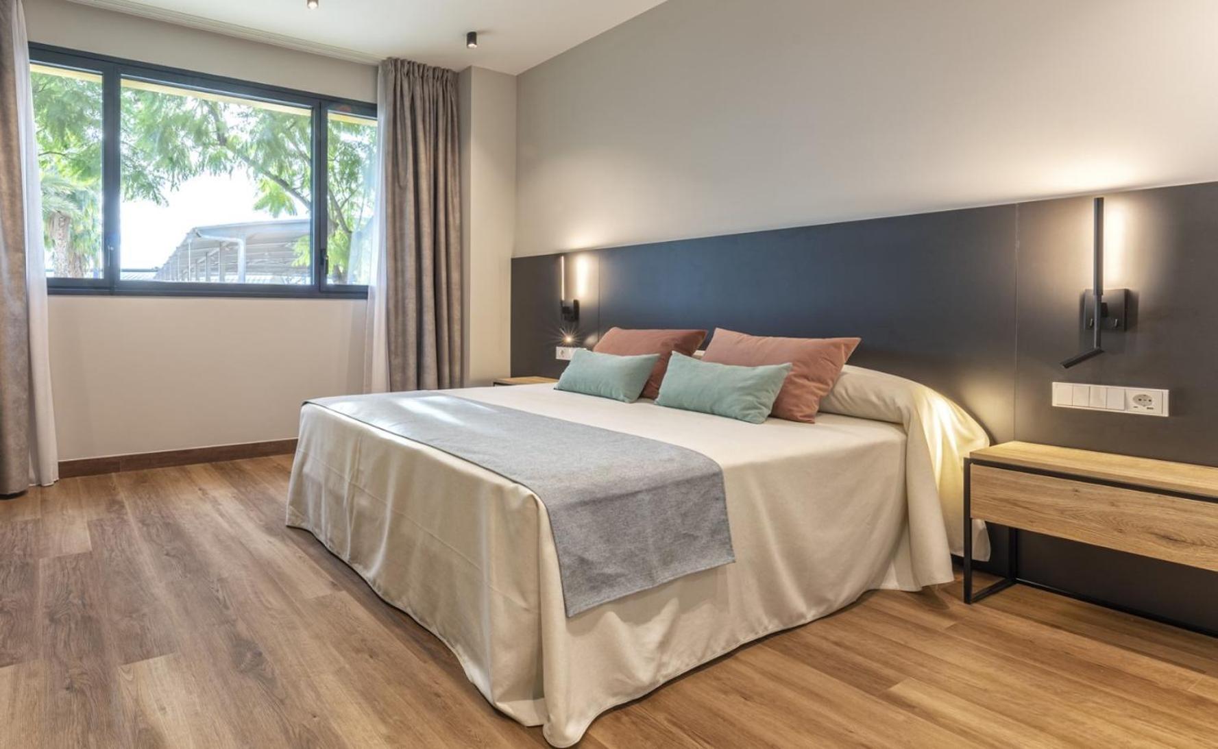Universa Hoteles San Vicente Raspeig エクステリア 写真