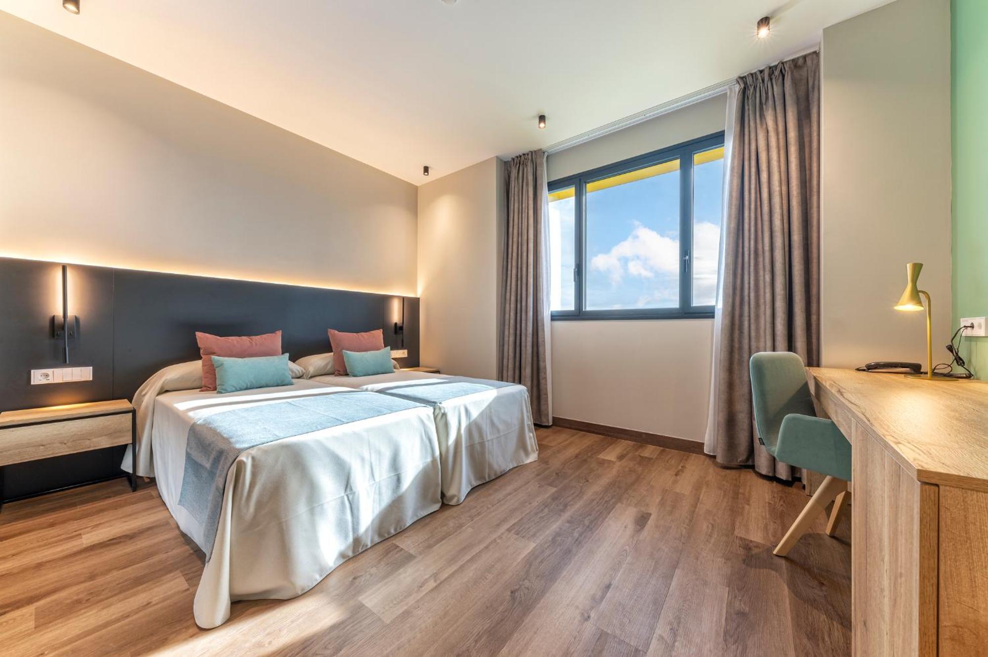 Universa Hoteles San Vicente Raspeig エクステリア 写真