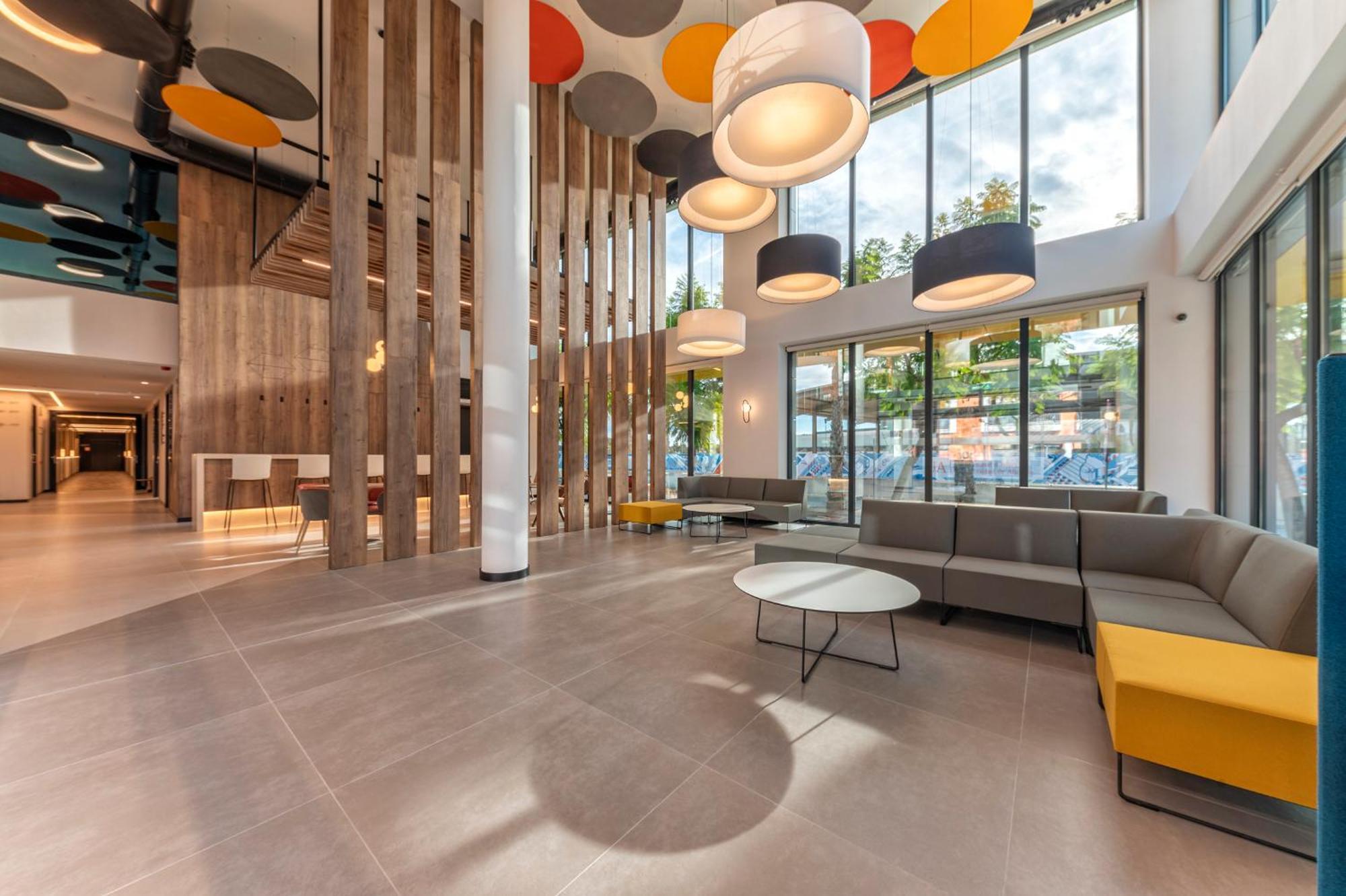 Universa Hoteles San Vicente Raspeig エクステリア 写真